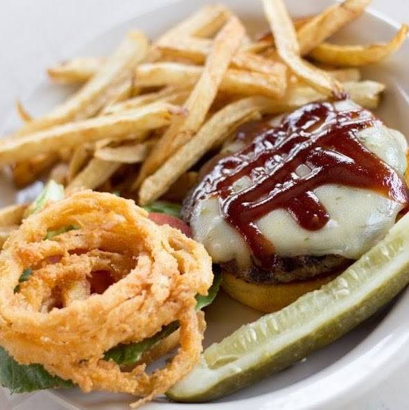 Rayz Route 20 | restaurant | 106 E Main St, Bellevue, OH 44811, USA | 4194836557 OR +1 419-483-6557