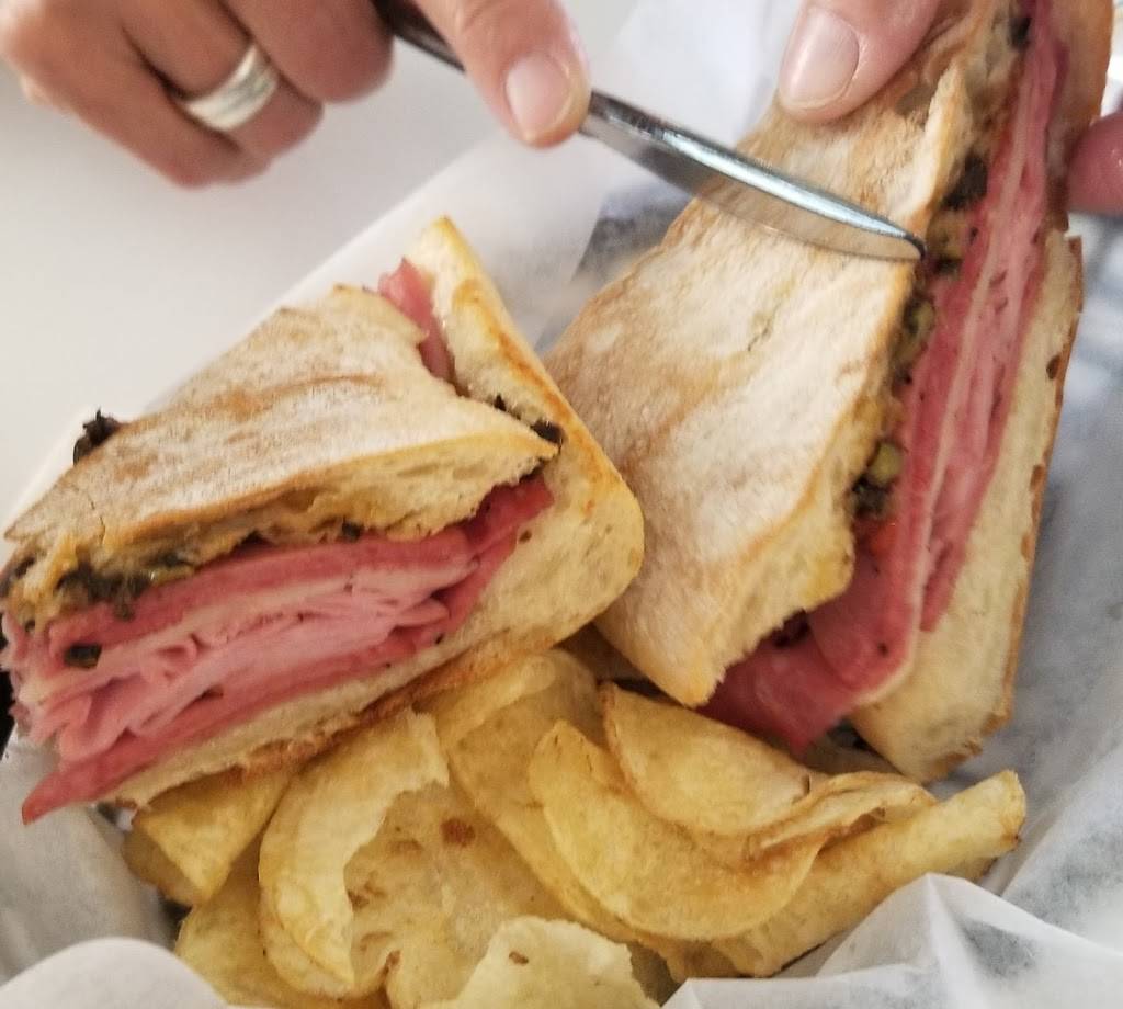 Panzas Tapping Italy | restaurant | 107 N Rogers St, Waxahachie, TX 75165, USA | 2148691269 OR +1 214-869-1269