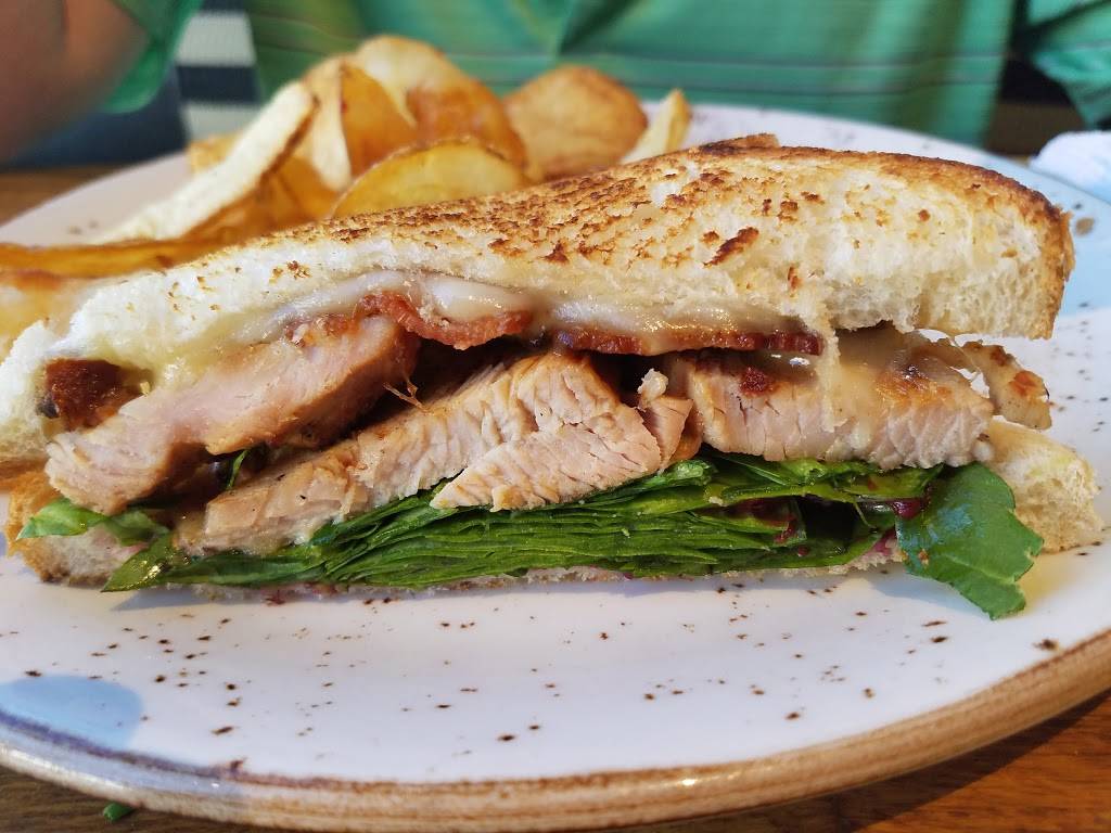 Barley & Board | restaurant | 100 W Oak St #160, Denton, TX 76201, USA | 9405663900 OR +1 940-566-3900