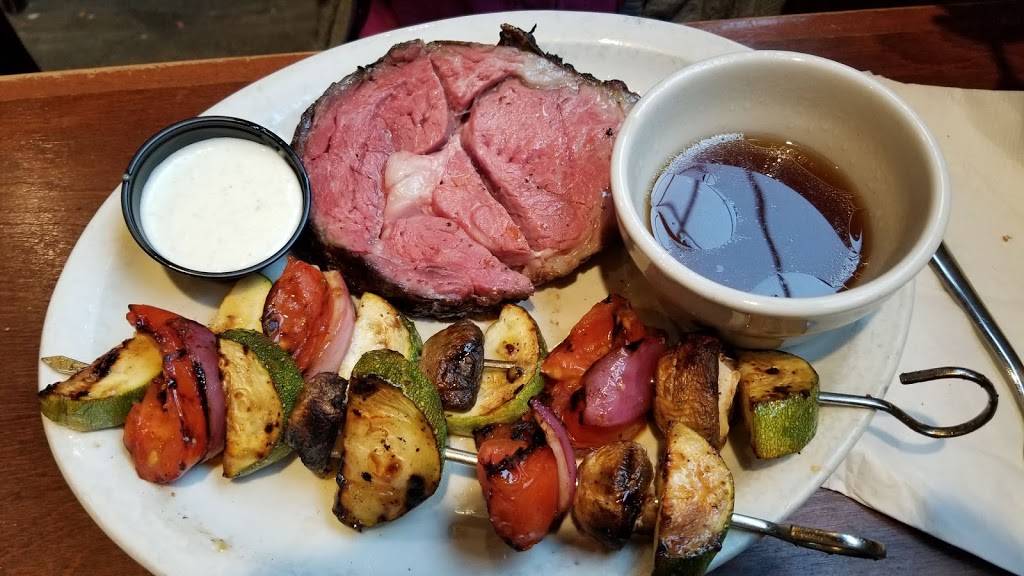 Logans Roadhouse | restaurant | the Commons Shopping Center w/ Target & Best Buy, 115 Retail Commons Pkwy, Martinsburg, WV 25403, USA | 3042641500 OR +1 304-264-1500