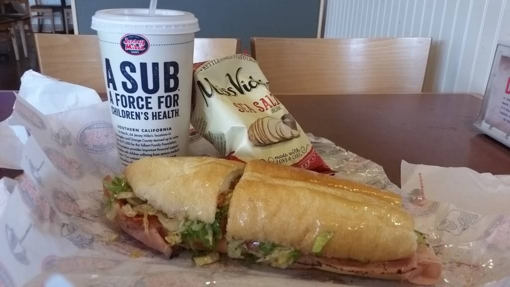 Jersey Mikes Subs | meal takeaway | 111 E Ogden Ave, Naperville, IL 60563, USA | 6305480950 OR +1 630-548-0950