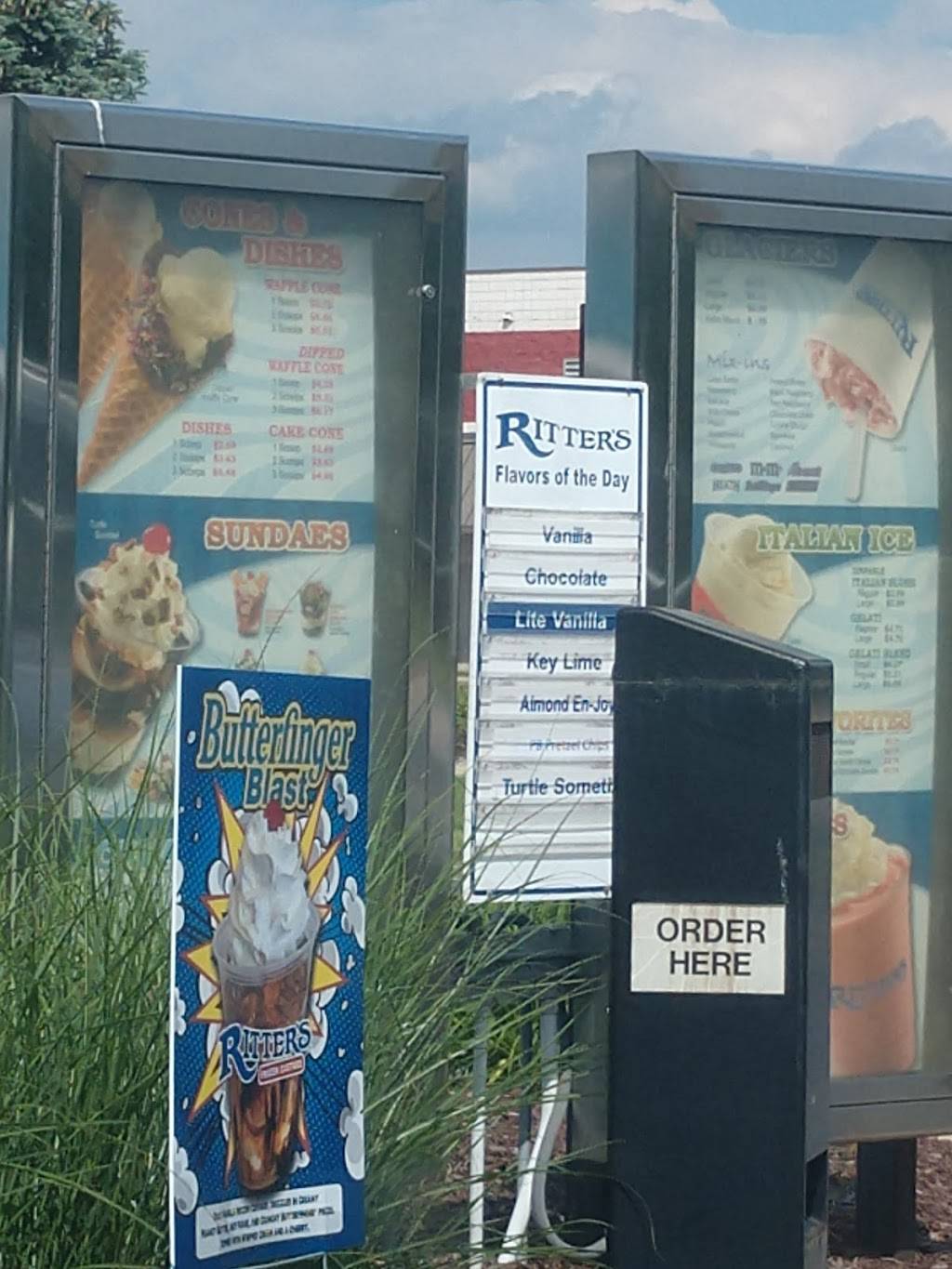 Ritters Frozen Custard Brighton | restaurant | 5962 Meridian Blvd, Brighton, MI 48116, USA | 8102296992 OR +1 810-229-6992