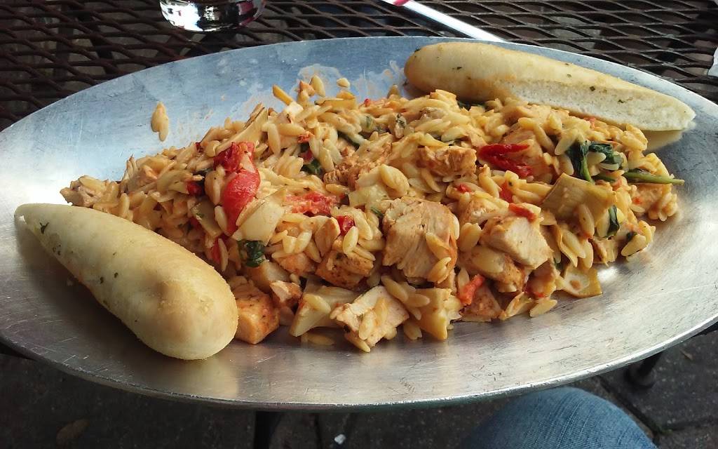 Kickbacks Gastropub | restaurant | 910 King St, Jacksonville, FL 32204, USA | 9043889551 OR +1 904-388-9551