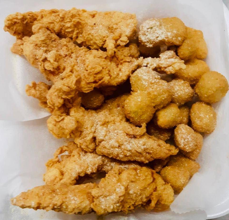 Wings Fly | restaurant | 1945 E 79th St, Chicago, IL 60649, USA | 7733594244 OR +1 773-359-4244