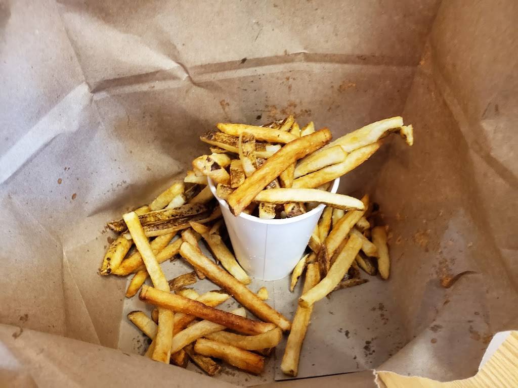 Five Guys | meal takeaway | 3268 Forum Blvd, Fort Myers, FL 33905, USA | 2399364169 OR +1 239-936-4169