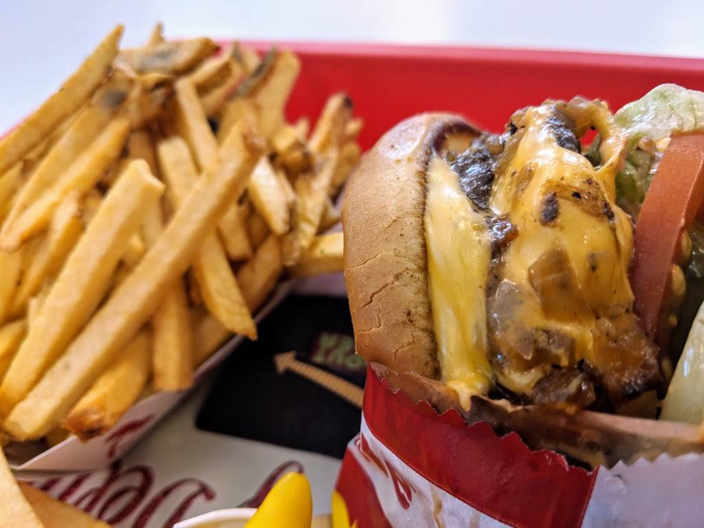 In-N-Out Burger | restaurant | 39697 Avenida Acacias, Murrieta, CA 92563, USA | 8007861000 OR +1 800-786-1000