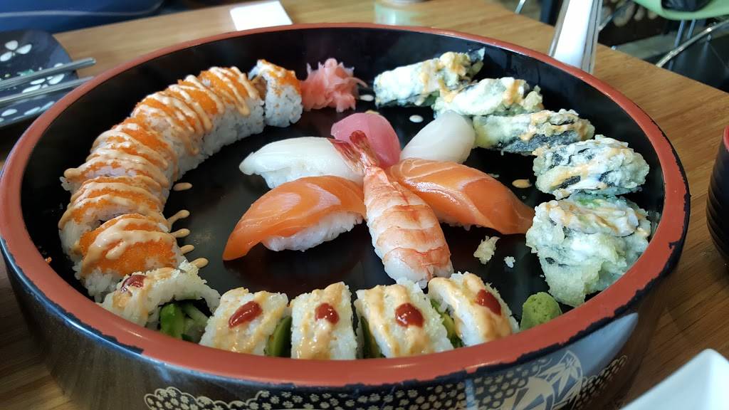 SushiMe | restaurant | 8 Beechwood Av, Vanier, ON K1L 8B4, Canada | 6137414777 OR +1 613-741-4777