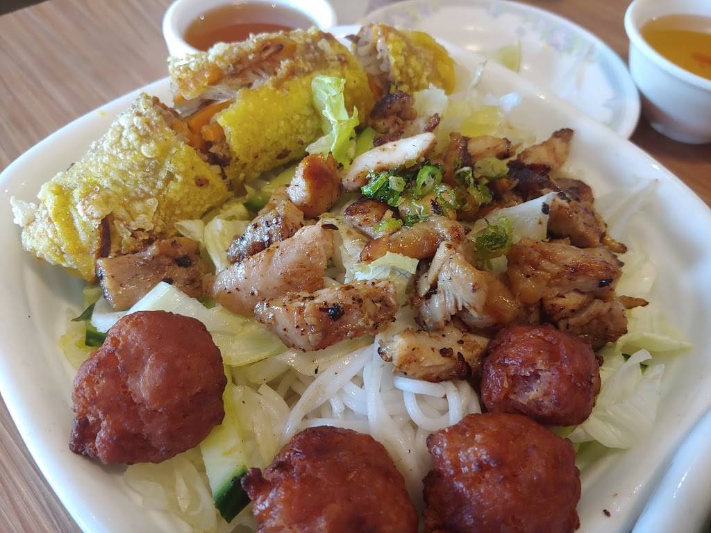 Xelua Vietnamese Restaurant | restaurant | 180 Steeles Ave W, Thornhill, ON L4J 2L1, Canada | 9058822122 OR +1 905-882-2122
