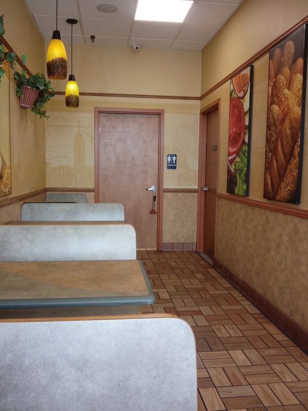 Subway | restaurant | 5301 Glenway Ave, Cincinnati, OH 45238, USA | 5135104054 OR +1 513-510-4054