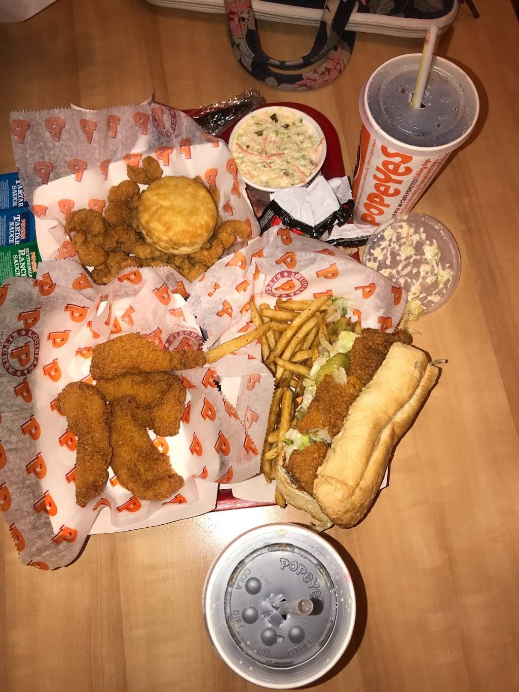 Popeyes Louisiana Kitchen | restaurant | 612 E Kettleman Ln, Lodi, CA 95240, USA | 2093391120 OR +1 209-339-1120
