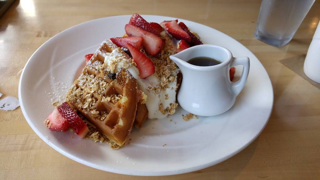 Yolk - Lakeview | restaurant | 501 W Diversey Pkwy, Chicago, IL 60614, USA | 7732819655 OR +1 773-281-9655