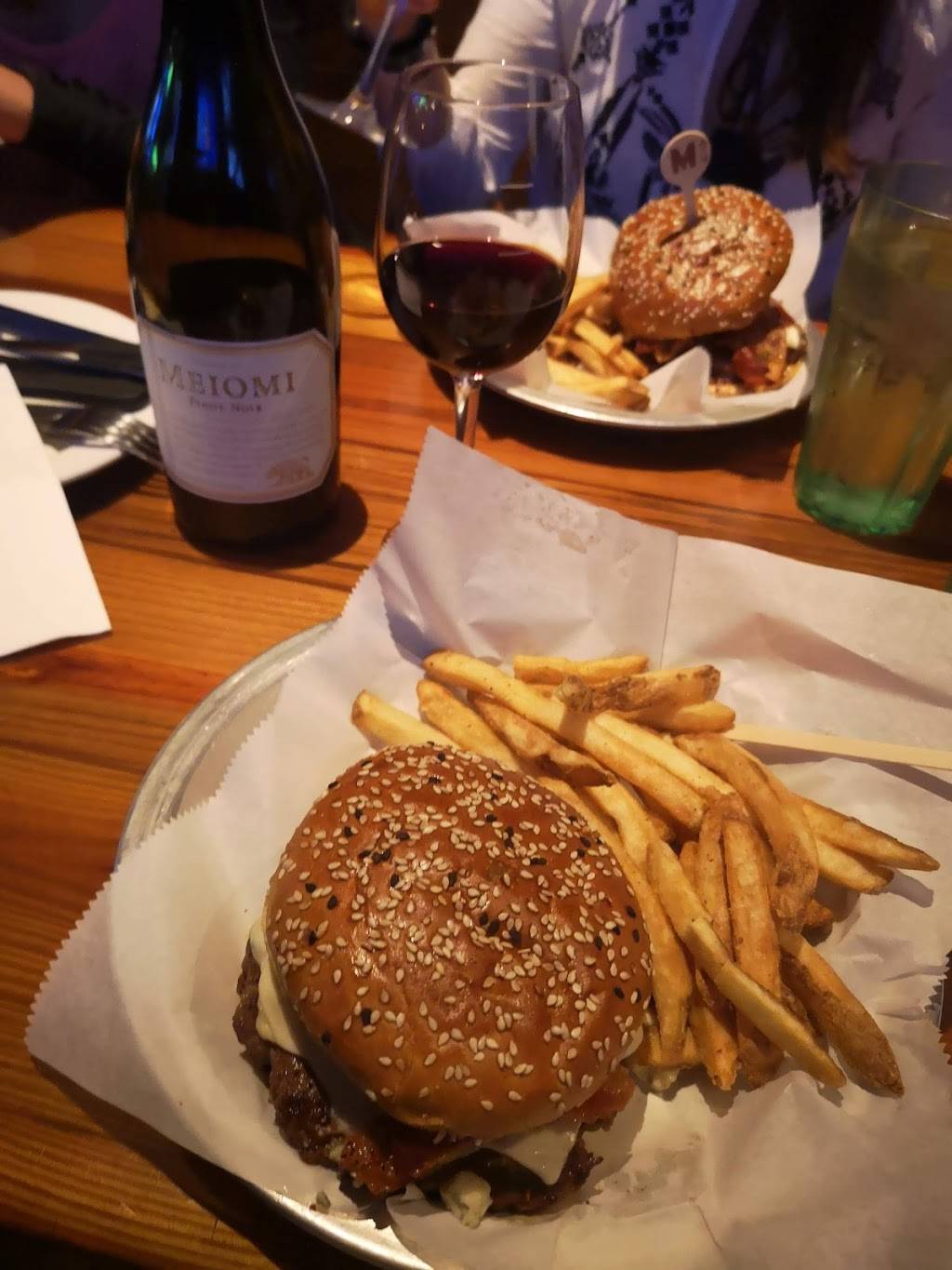 Millers Ale House - Lake Buena Vista | restaurant | 12371 Winter Garden Vineland Rd, Orlando, FL 32836, USA | 4072391800 OR +1 407-239-1800