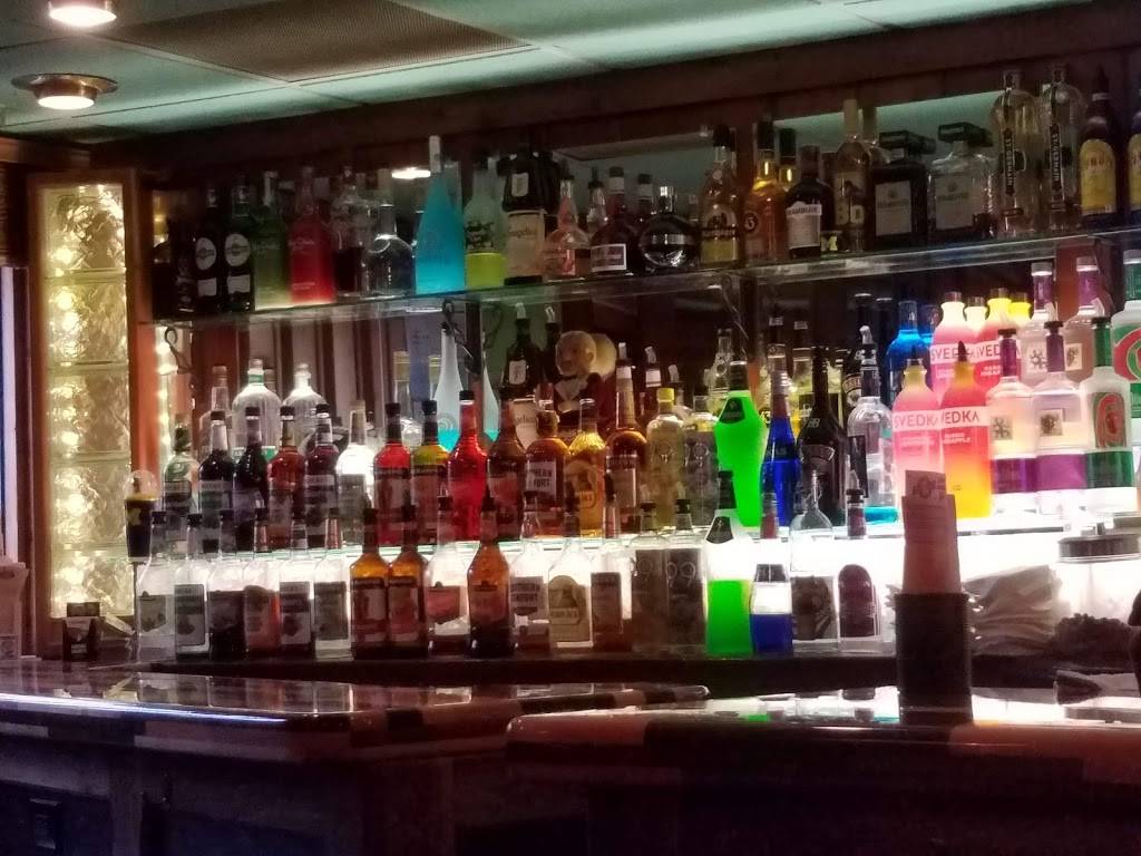 Le Roys Classic Bar & Grill | restaurant | 1526 S Cedar St, Lansing, MI 48910, USA | 5174820184 OR +1 517-482-0184