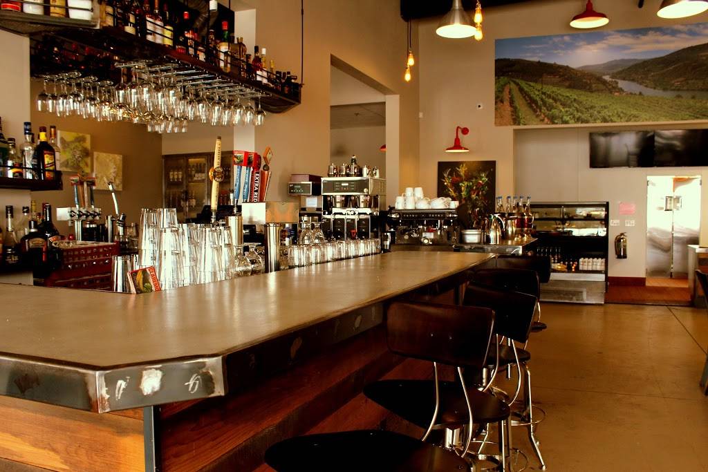 Nunos Bistro & Bar | restaurant | 2440 W Arrow Route #4a, Upland, CA 91786, USA | 9096240500 OR +1 909-624-0500