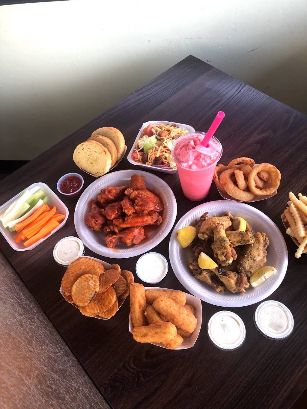 Buffalo Wings | restaurant | 485 N Grande Ave, Tucson, AZ 85745, USA | 5208822047 OR +1 520-882-2047