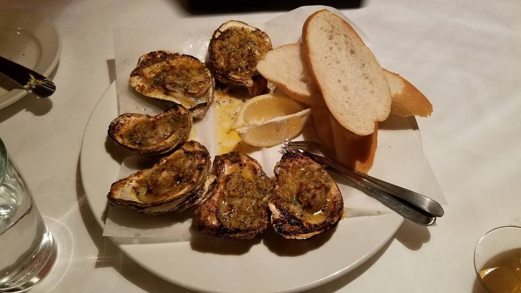 Maple Tree Inn | restaurant | 13000 S Western Ave, Blue Island, IL 60406, USA | 7083883461 OR +1 708-388-3461