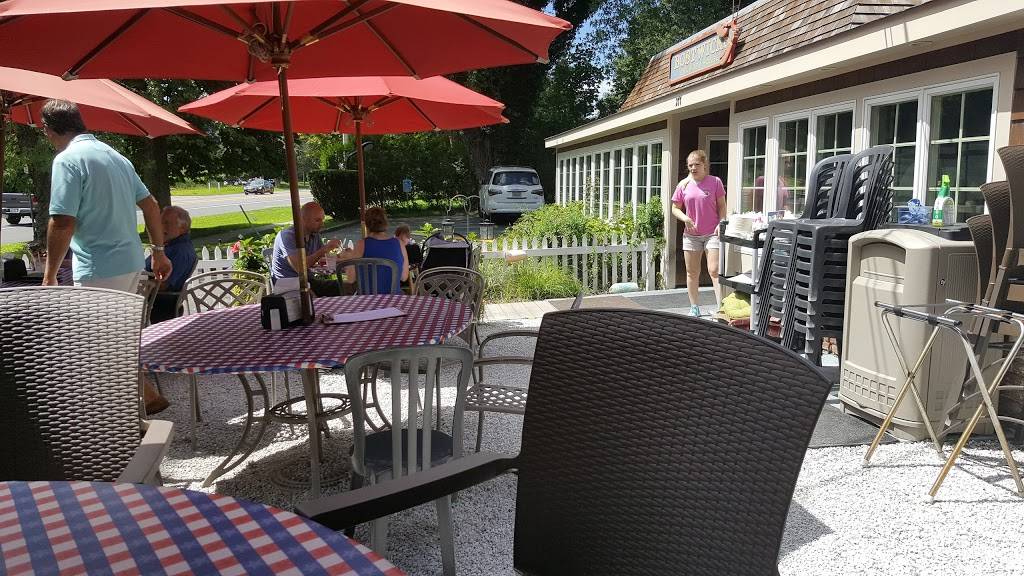 Bostwicks Chowder House | restaurant | 277 Pantigo Rd, East Hampton, NY 11937, USA | 6313241111 OR +1 631-324-1111