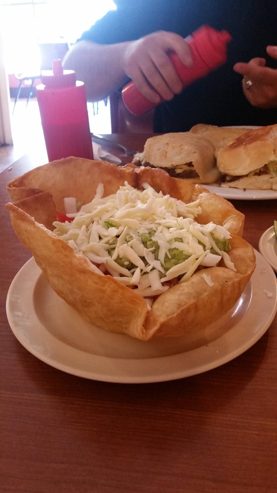 El Sol | restaurant | 509 4th Ave, Rochelle, IL 61068, USA | 8155621851 OR +1 815-562-1851