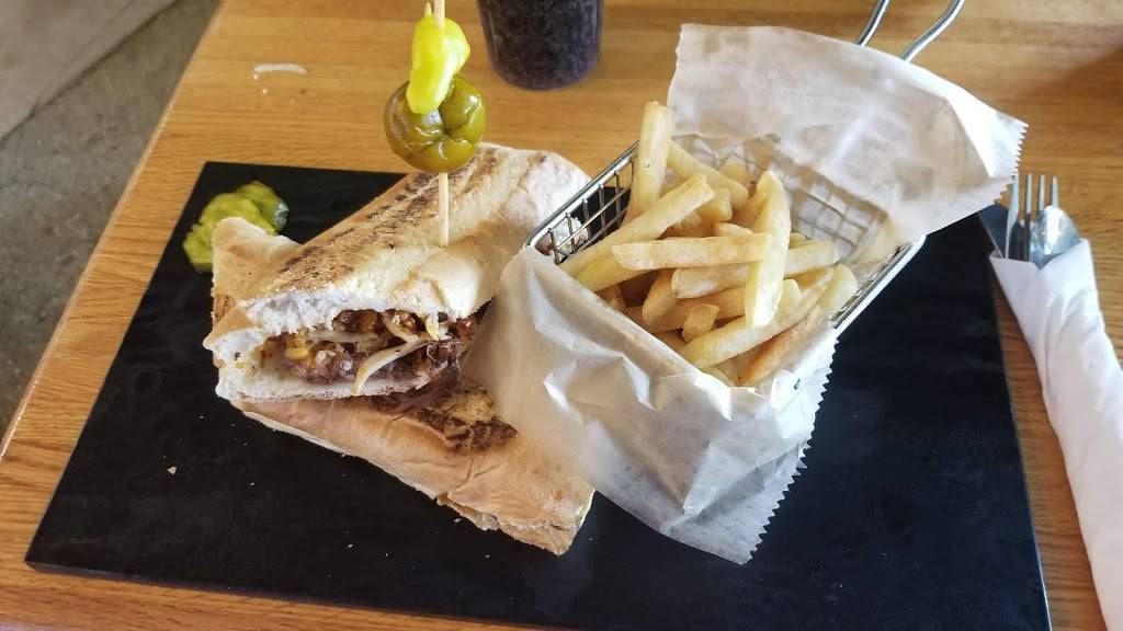 Michelle’s of Vicksburg | restaurant | 343 W Prairie St, Vicksburg, MI 49097, USA | 2694758037 OR +1 269-475-8037