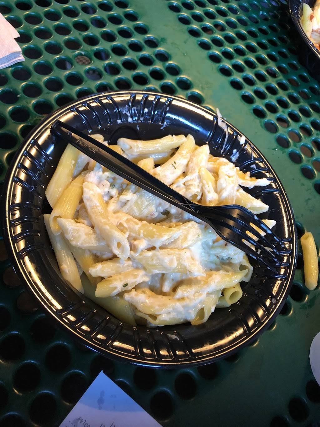 Luigis Pizza | restaurant | 100 Universal City Plaza, Universal City, CA 91608, USA | 8008648377 OR +1 800-864-8377