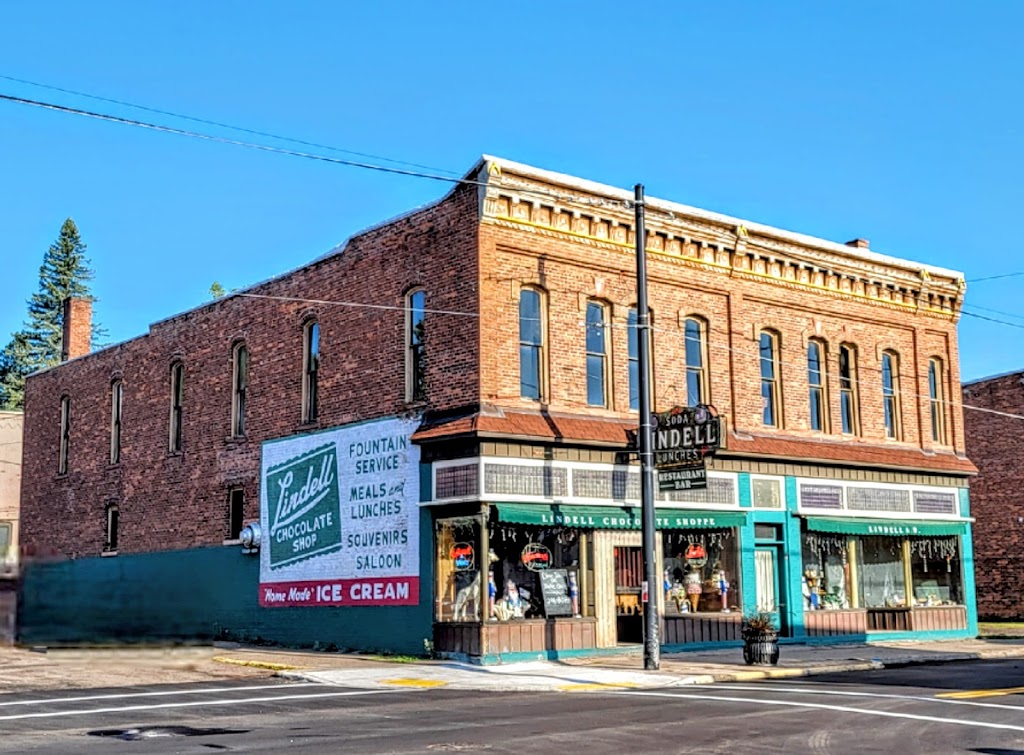Lindells Chocolate Shoppe | restaurant | 300 S Calumet St, Lake Linden, MI 49945, USA | 9062968083 OR +1 906-296-8083