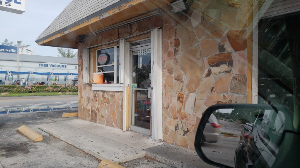 Madrugas Cafe Corp | restaurant | 6895 Bird Rd, Miami, FL 33155, USA | 3052676021 OR +1 305-267-6021