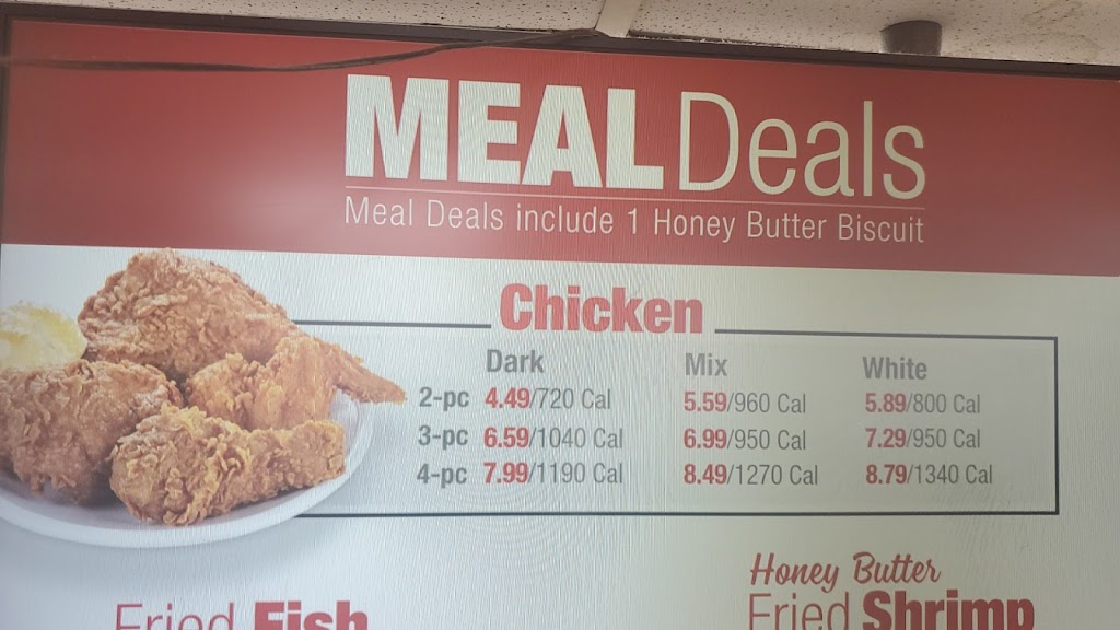 Krispy Krunchy Chicken | restaurant | 2780 E 116th St, Cleveland, OH 44120, USA | 2167859980 OR +1 216-785-9980