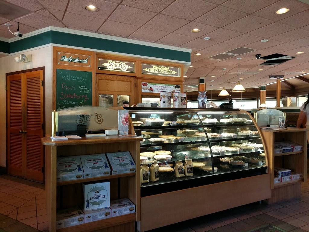 Sharis Cafe and Pies | bakery | 29690 Town Center Loop W, Wilsonville, OR 97070, USA | 5036856395 OR +1 503-685-6395