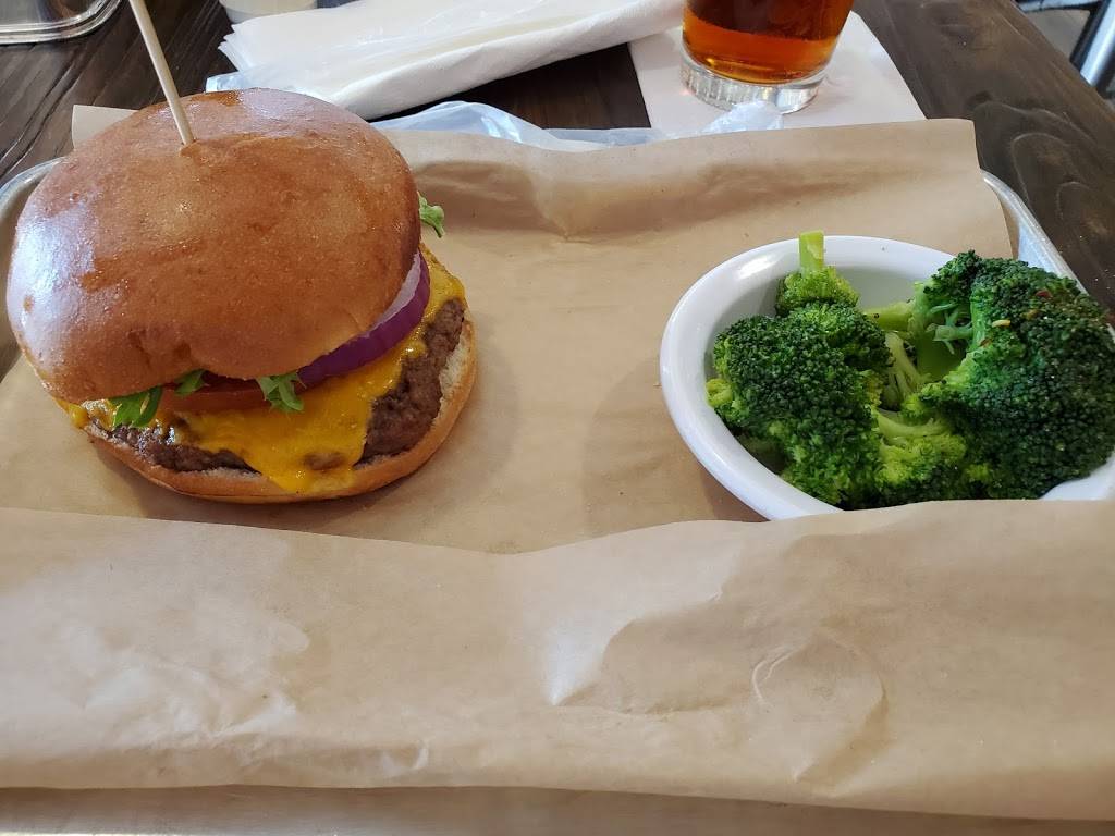 Sam Adams Atlanta Brew House | restaurant | Concourse B, Hartsfield-Jackson Atlanta, Intl Airport, N Terminal Pkwy Suite T120, Atlanta, GA 30320, USA | 4047670632 OR +1 404-767-0632