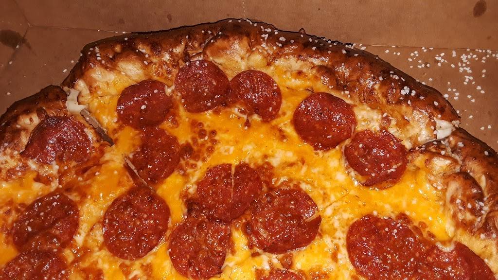 Little Caesars Pizza | meal takeaway | 716 Chicago Dr, Holland, MI 49423, USA | 6163940591 OR +1 616-394-0591