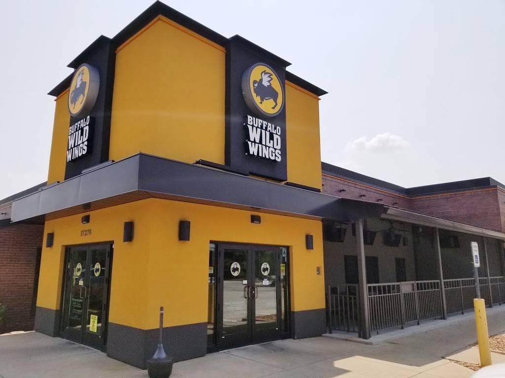 Buffalo Wild Wings | meal takeaway | 17276 Chesterfield Airport Rd, Chesterfield, MO 63005, USA | 6365369464 OR +1 636-536-9464