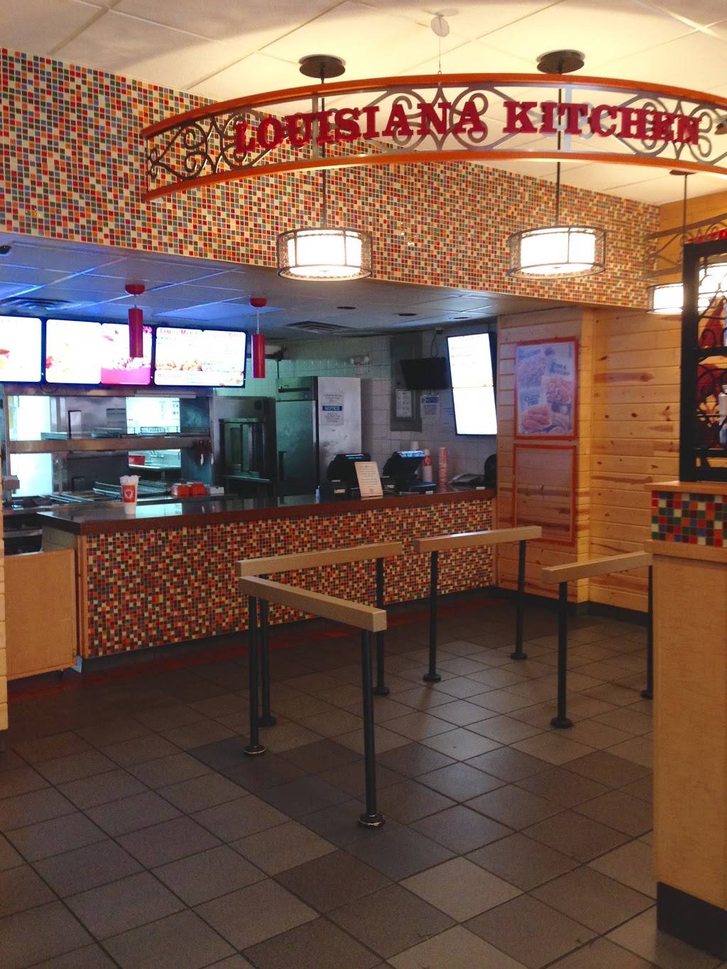 Popeyes Louisiana Kitchen | restaurant | 8514 5th Ave, Brooklyn, NY 11209, USA | 7186305575 OR +1 718-630-5575