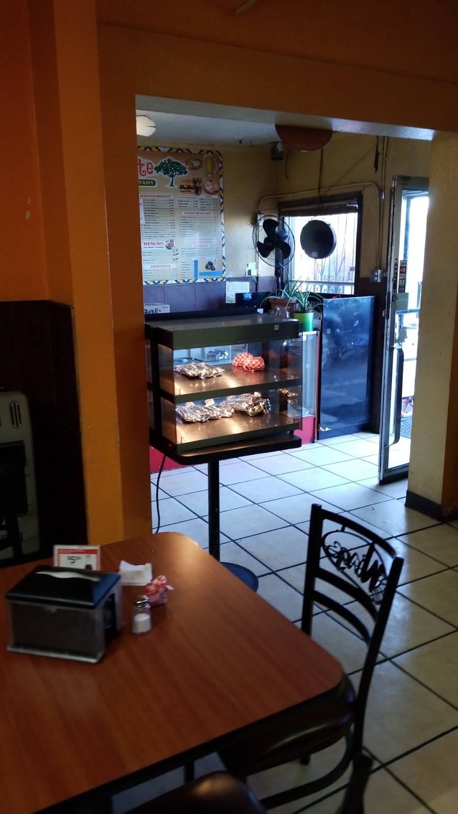Mezquite | restaurant | 2955, 9995 Alameda Ave, Socorro, TX 79927, USA | 9152289470 OR +1 915-228-9470