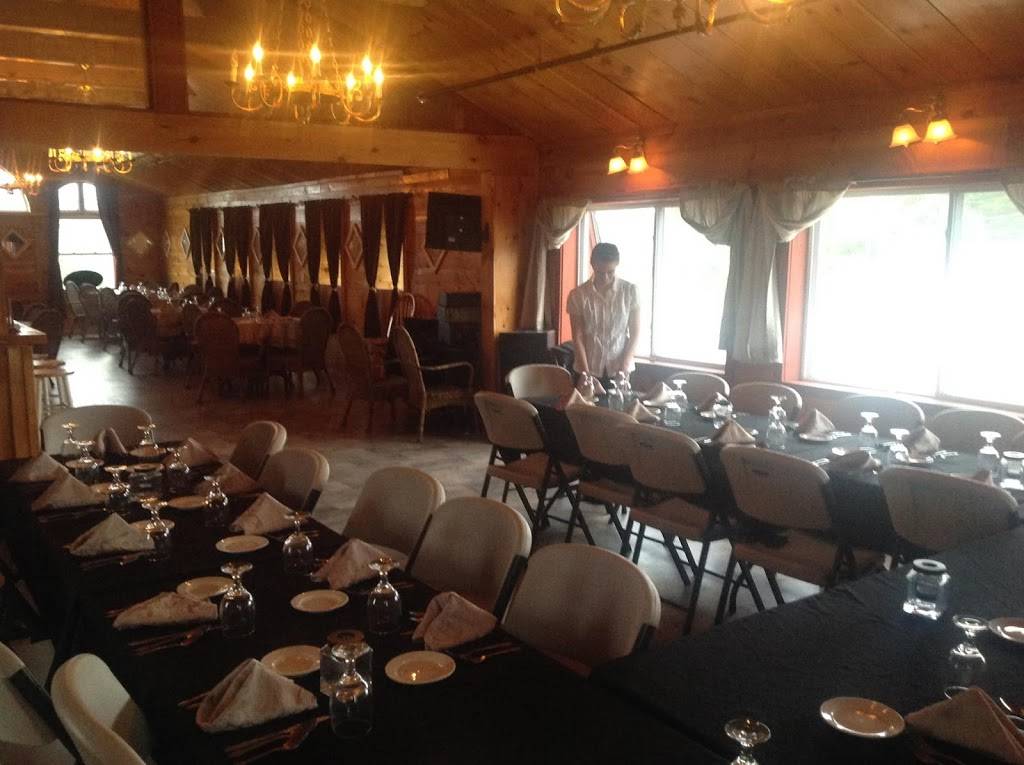 Carriage House Cafe | restaurant | 1523 Federal Rd, Livermore, ME 04253, USA | 2078975880 OR +1 207-897-5880