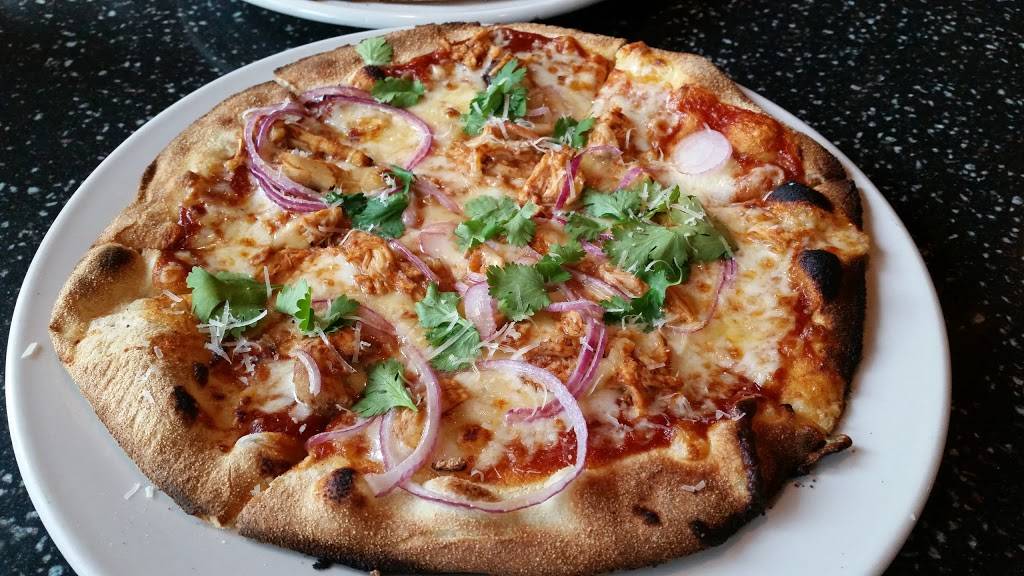 Brixx Wood Fired Pizza | restaurant | 6801 Main St, Wilmington, NC 28405, USA | 9102569677 OR +1 910-256-9677