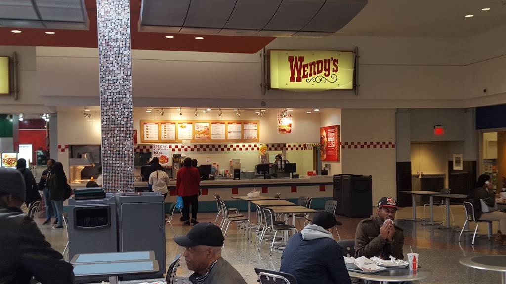 Wendys | restaurant | 2046 Green Acres Mall, Valley Stream, NY 11581, USA | 5168725450 OR +1 516-872-5450