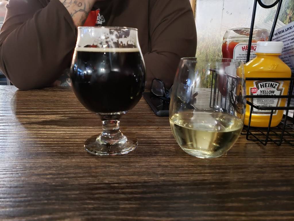 Iron Horse Brews | restaurant | 101 N Harrison St, Sherwood, OH 43556, USA | 4198994766 OR +1 419-899-4766