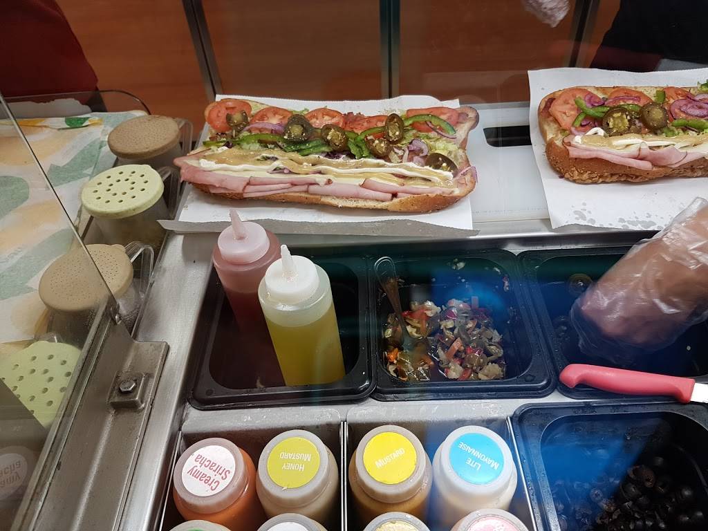 Subway Restaurants | restaurant | 1666 Greenleaf Ave, Elk Grove Village, IL 60007, USA | 8474271006 OR +1 847-427-1006