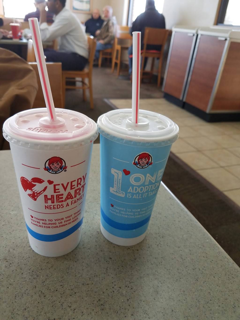 Wendys | restaurant | 102 W Pershing Rd, Decatur, IL 62526, USA | 2178726442 OR +1 217-872-6442