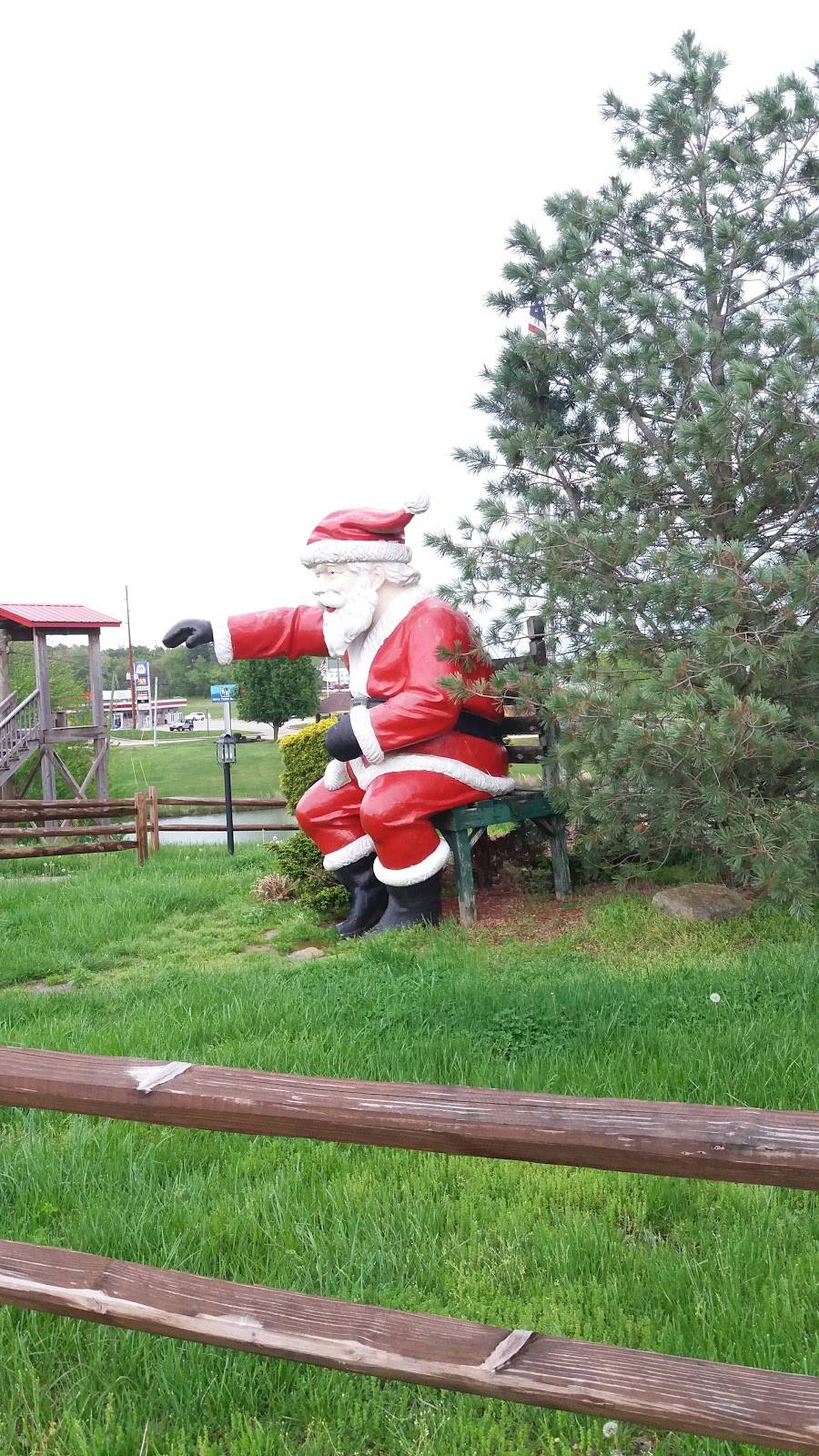 St Nicks Restaurant | restaurant | 91 W Christmas Blvd, Santa Claus, IN 47579, USA | 8129374359 OR +1 812-937-4359