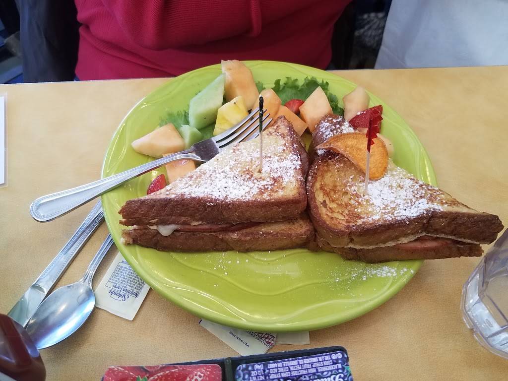 Pattis Sunrise Café | cafe | 78 Burr Ridge Pkwy, Burr Ridge, IL 60527, USA | 6304555504 OR +1 630-455-5504