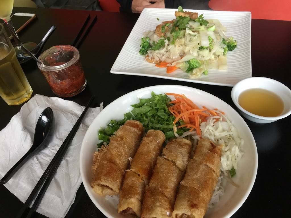 Pho Thu Do | restaurant | 3987 Riverside Dr, Ottawa, ON K1V 1C1, Canada | 6137365678 OR +1 613-736-5678