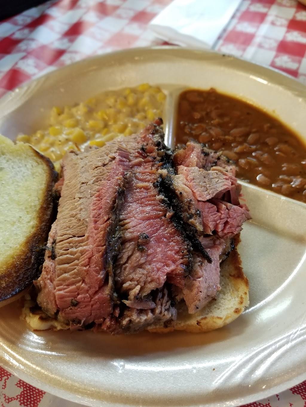 DeeWillies BBQ | restaurant | 12130 OConnor Rd, San Antonio, TX 78233, USA | 2103877452 OR +1 210-387-7452