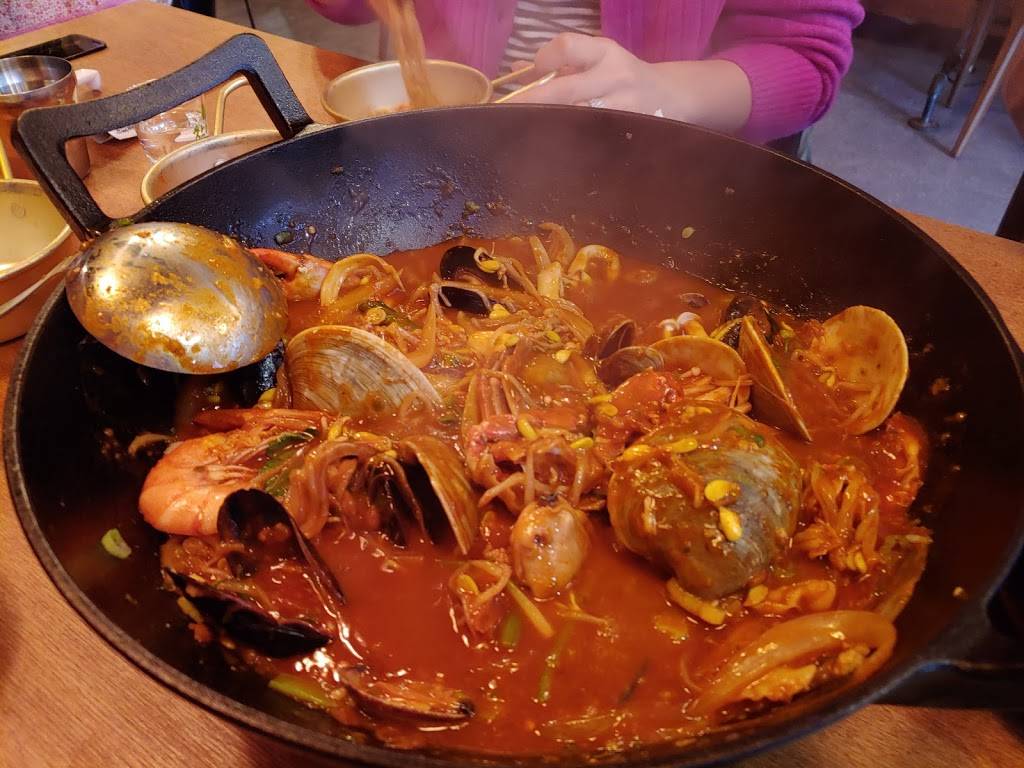 Sikgaek Gugu | restaurant | 247 Main St, Fort Lee, NJ 07024, USA | 2018495135 OR +1 201-849-5135