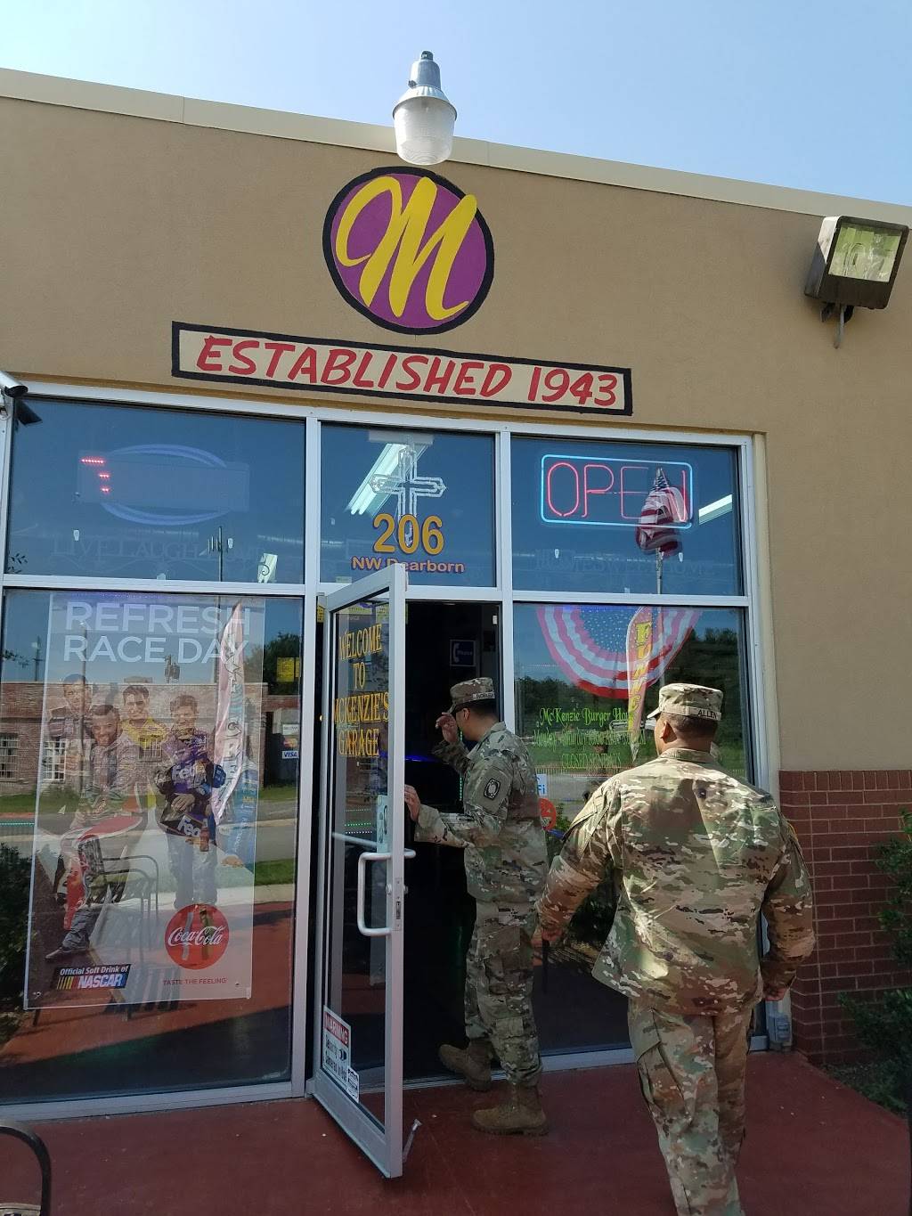 McKenzies Burger Garage | restaurant | 206 NW Dearborn Ave, Lawton, OK 73507, USA | 5803532025 OR +1 580-353-2025