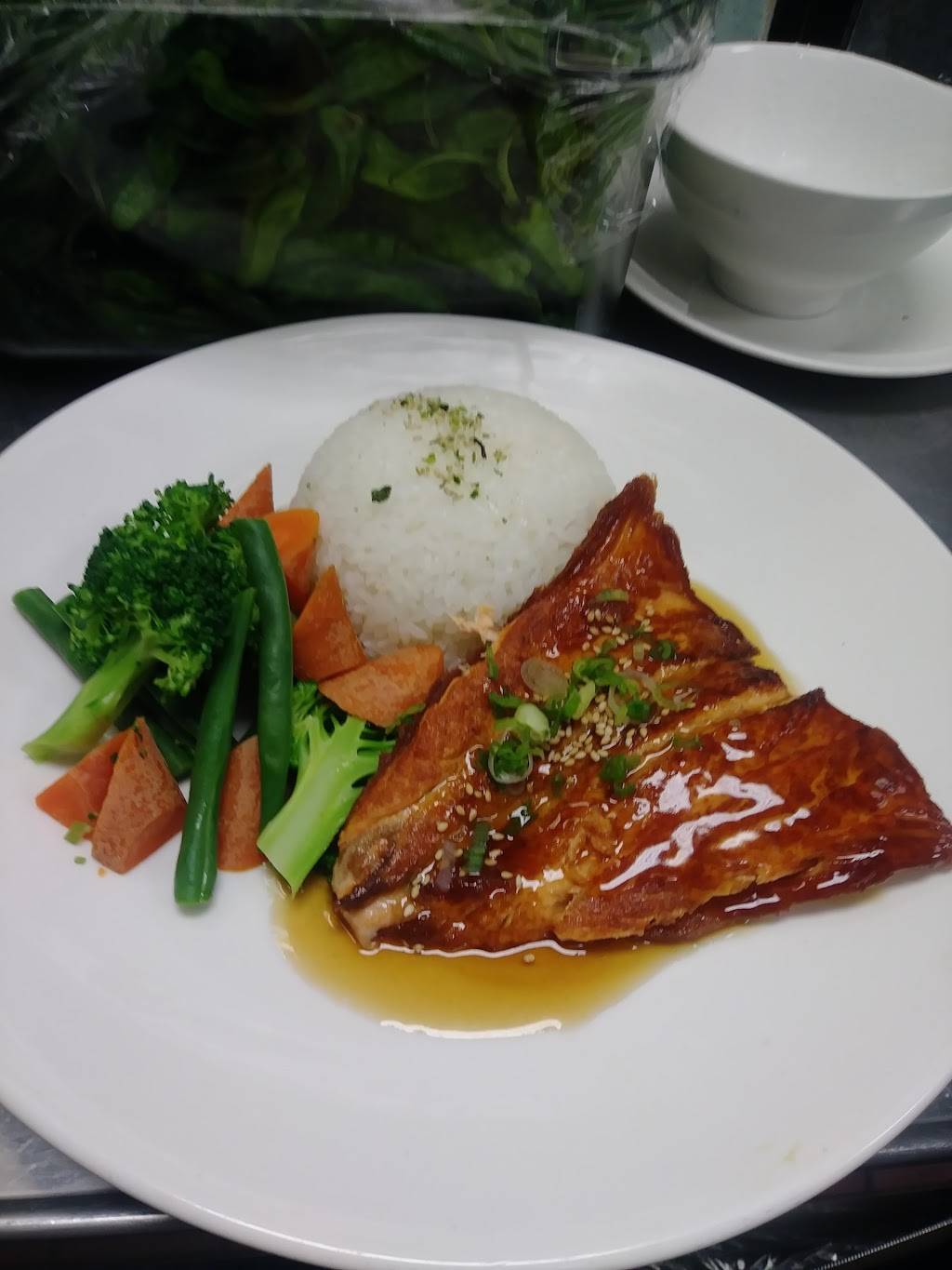 Kombu Sushi | restaurant | 3719 Sunset Blvd, Los Angeles, CA 90026, USA | 3236631048 OR +1 323-663-1048