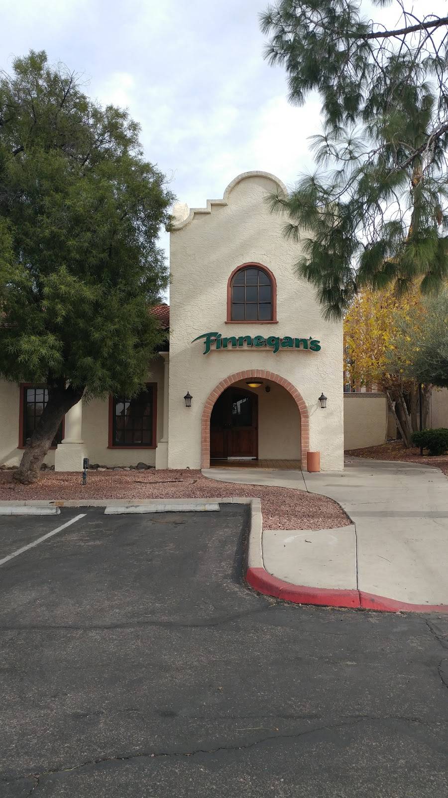 Finnegans | restaurant | 7051 S Tucson Blvd, Tucson, AZ 85756, USA | 5202250800 OR +1 520-225-0800