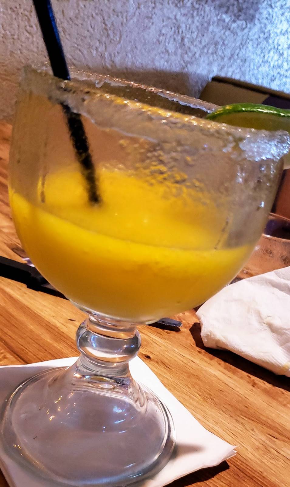 Carlos OKellys | restaurant | 909 E 30th Ave, Hutchinson, KS 67502, USA | 6206659885 OR +1 620-665-9885