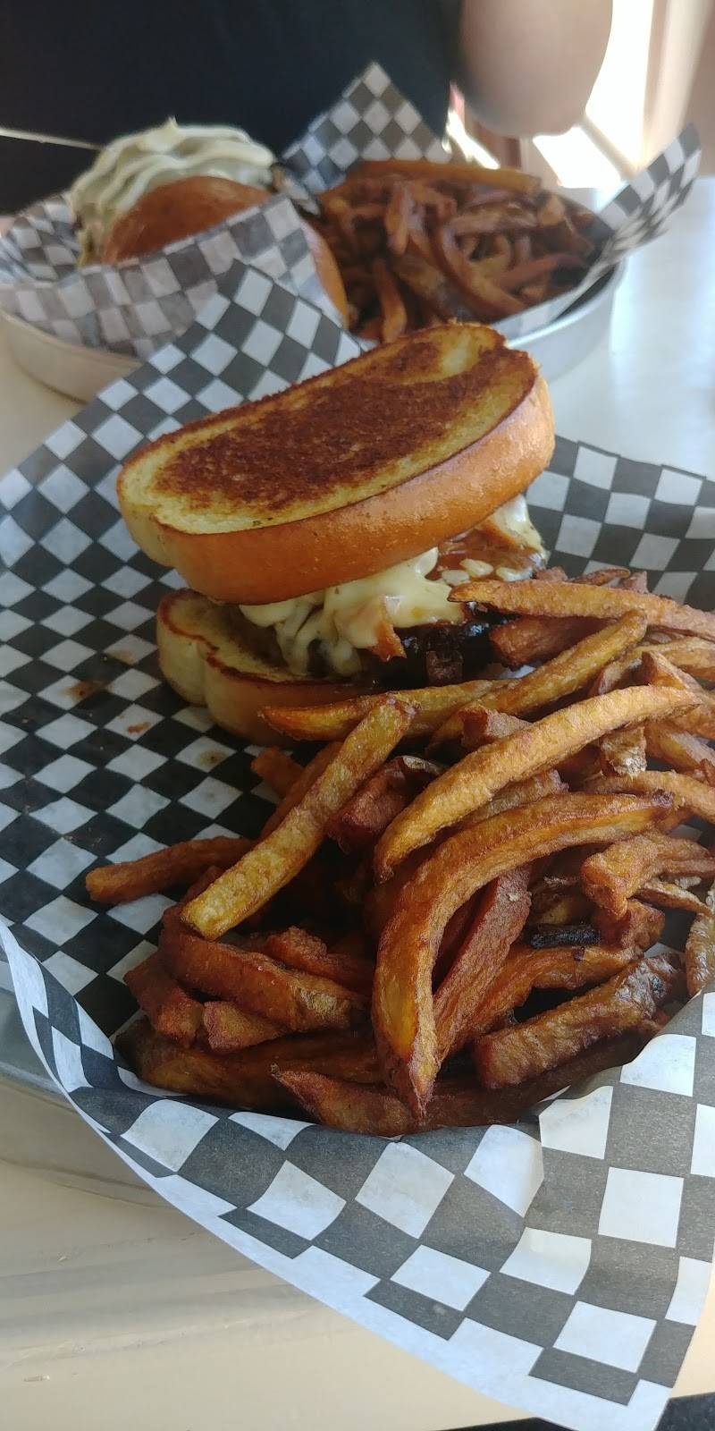 Bite Burger House on Tenth Line | restaurant | 1675 Tenth Line Rd, Orléans, ON K1E 3P6, Canada | 6138242483 OR +1 613-824-2483