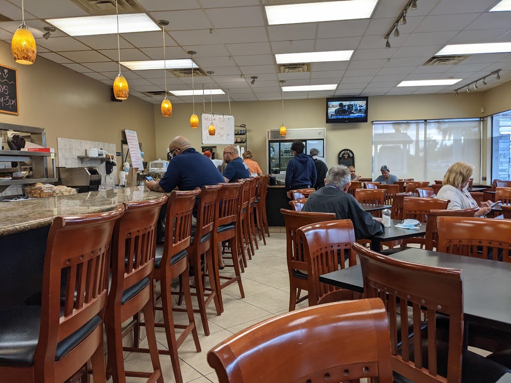 Roberts Restaurant | restaurant | 1320 Stirling Rd #1c, Dania Beach, FL 33004, USA | 9549259004 OR +1 954-925-9004